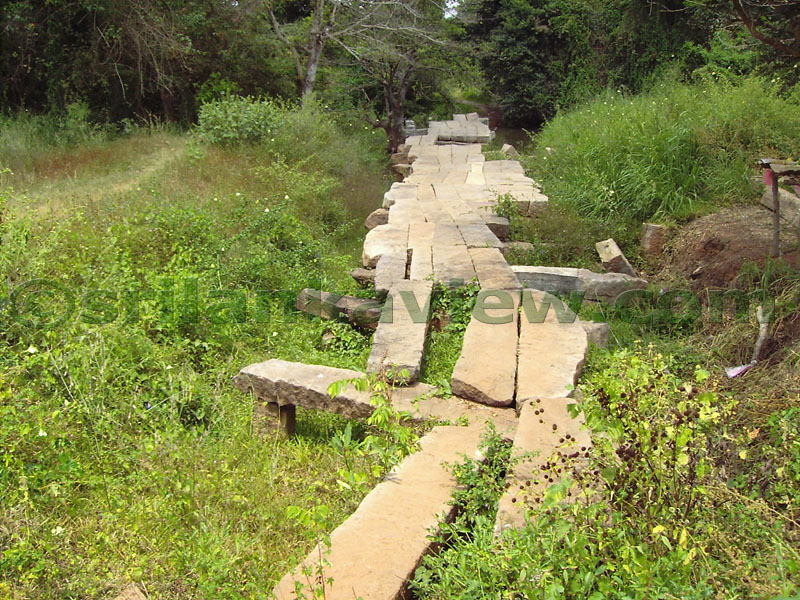 The Stone Bridge. In earlier times this was used to cross Malwathu Oya.