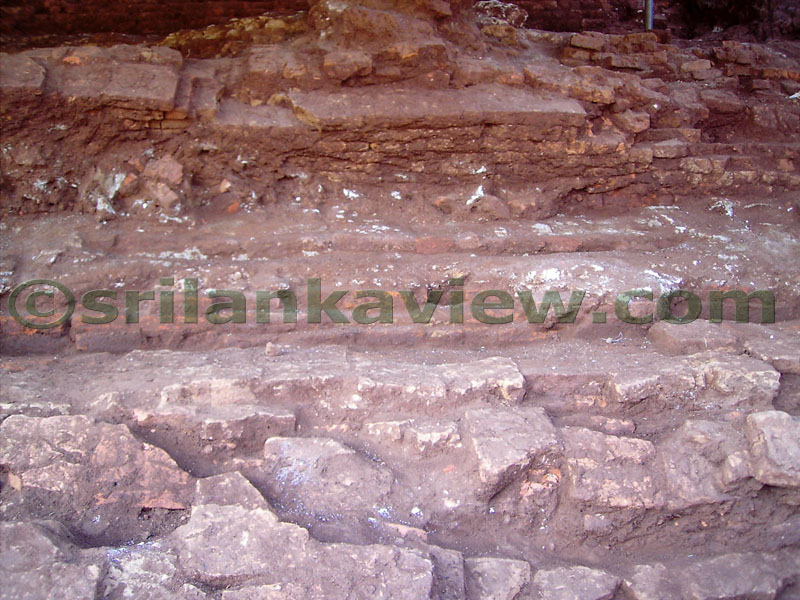 Bricks well bonded to each other,