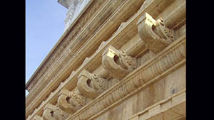 Ruwanweliseya Stupa Vahalkada Makara figures 