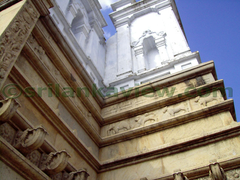 A Vahalkada or The Gate House,,Ruwanweli Stupa