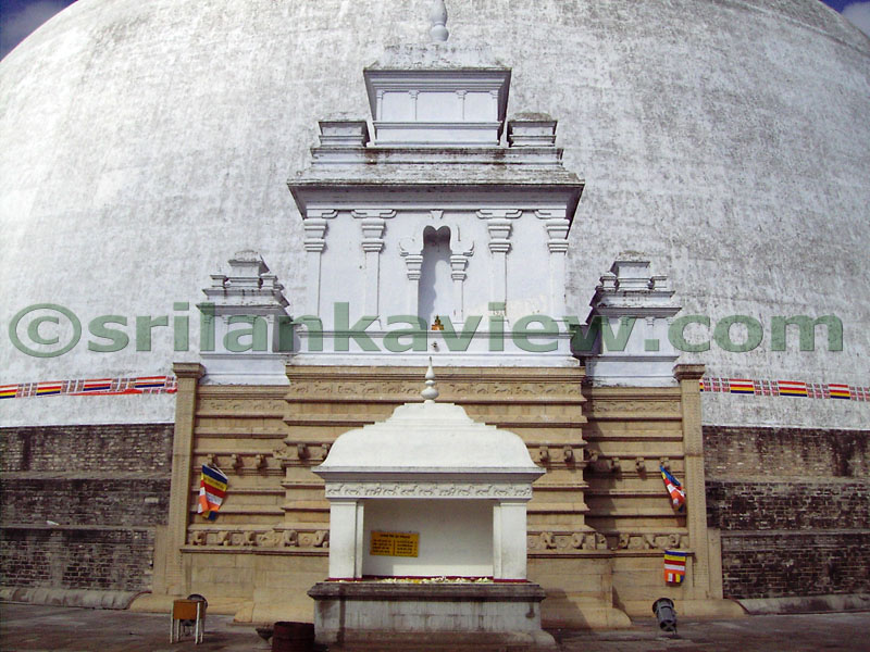 One of the four Vahalkadas [Gate House]of Ruwanweli Stupa