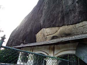 Devana Aluth Vihara-The Cave of Second New temple
