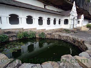  View of Dambulla Temple frontage
