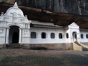 View of Dambulla Temple frontage
