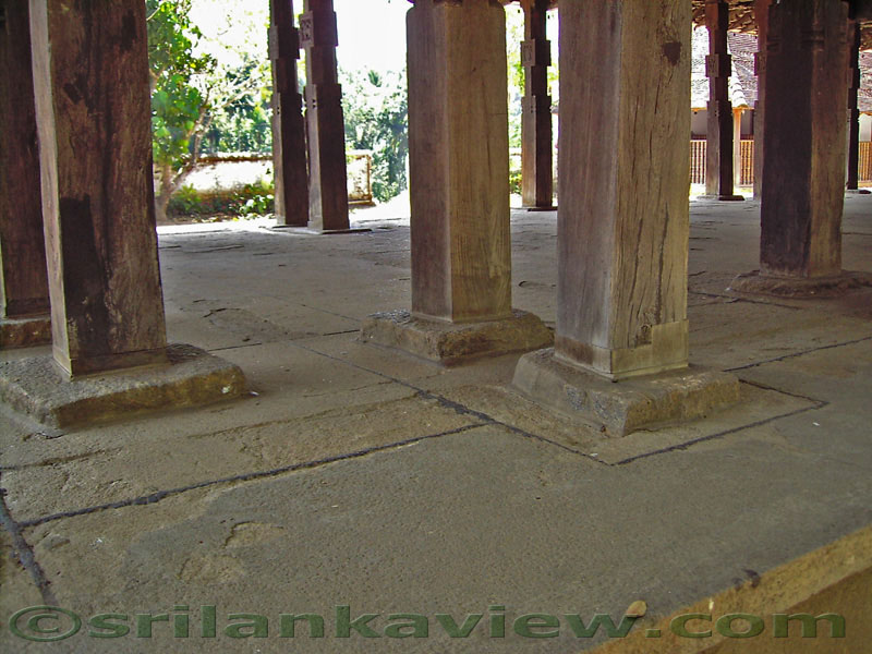 Embekke Devalaya, Kandy