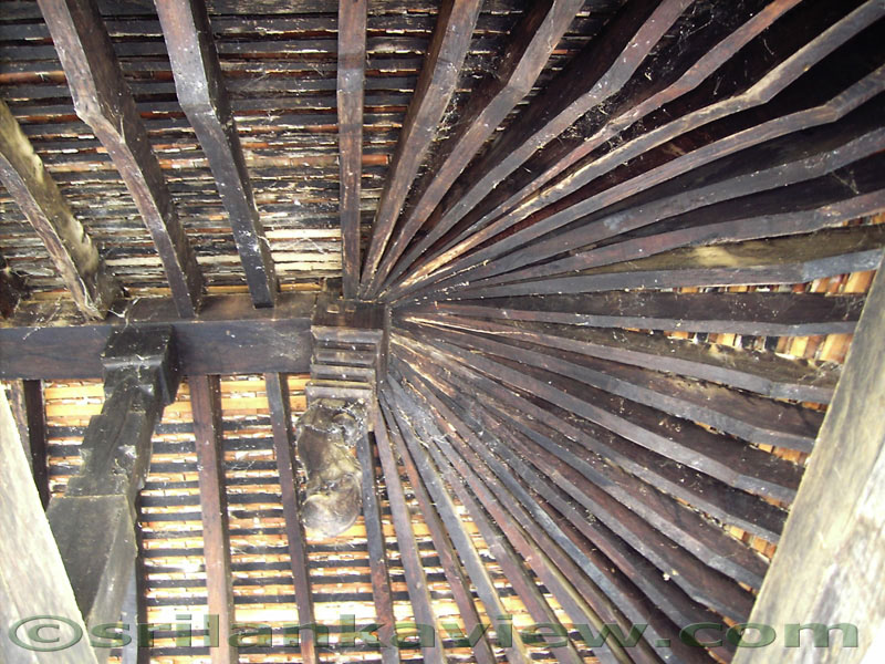 Embekke Devalaya, Kandy