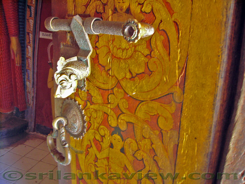 Embekke Devalaya, Kandy