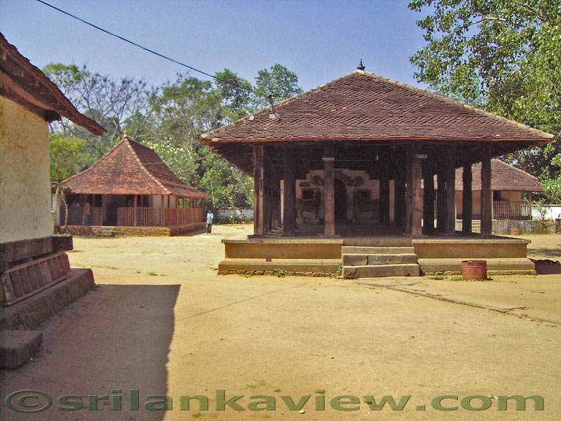 Embekke Devalaya, Kandy