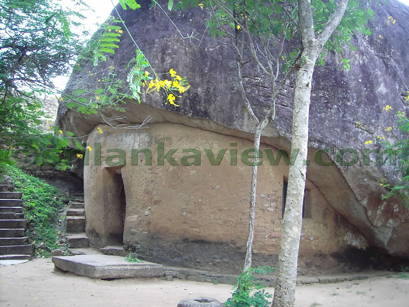 Len Viharaya or the Cave Temple of the 17th Century [Kandyan era]
