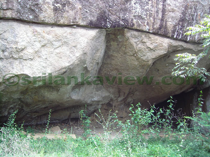 A beautiful cave found on top of the Hattikuchchi rock.