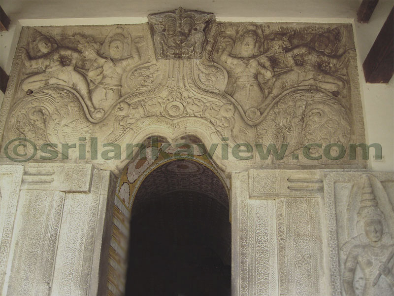 Temple of Tooth Relic.