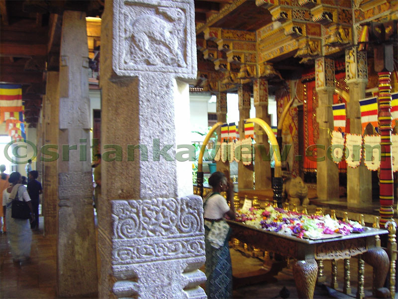 Temple of Tooth Relic.