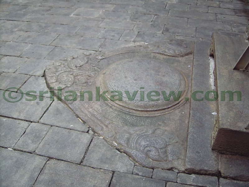 Temple of Tooth Relic.