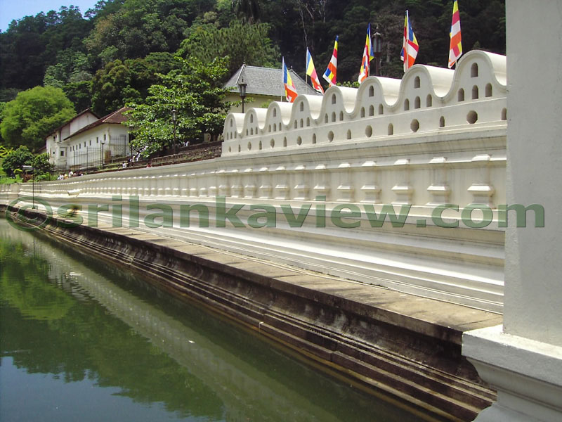 Temple of Tooth Relic.