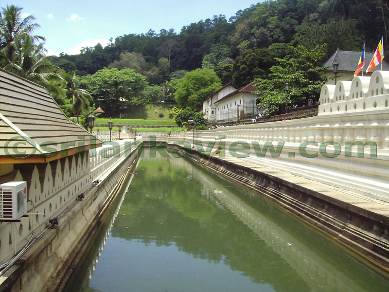 Temple of Tooth Relic.