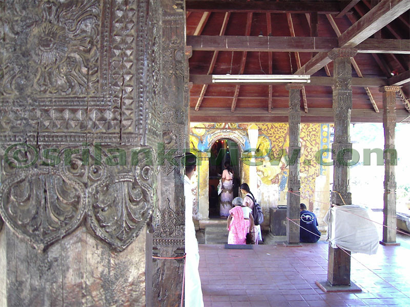 People coming to temple to get blessed.Natha Temple,Kandy