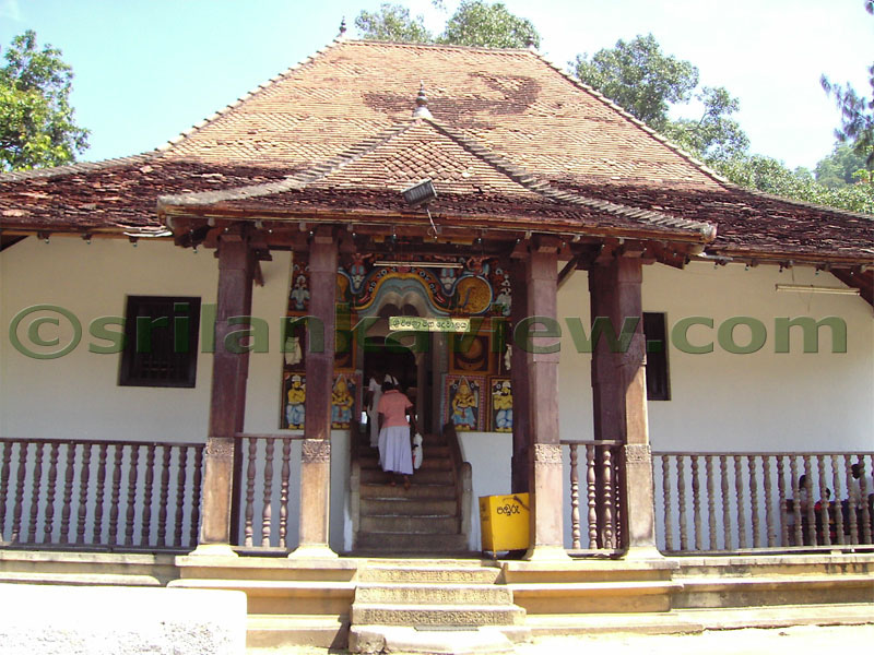 Entrance to Vishnu Temple, Kandy