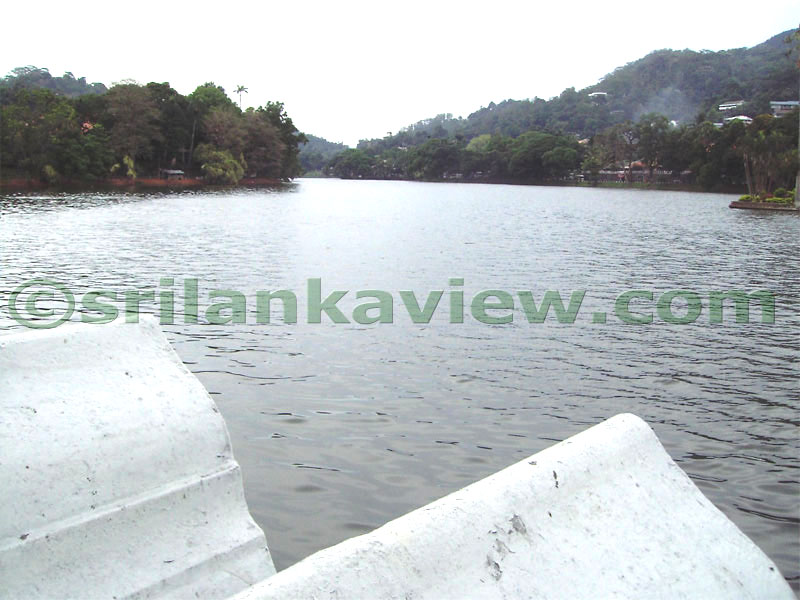 Looking towards the shallow side or the begining of the Lake from the walkway near Queen's Bathing Pavillion.