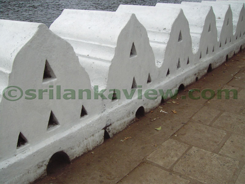 The decorative Wall, called Walakulu Bemma or the Cloud Wall is an architechtural land mark of the Kandy Town.
