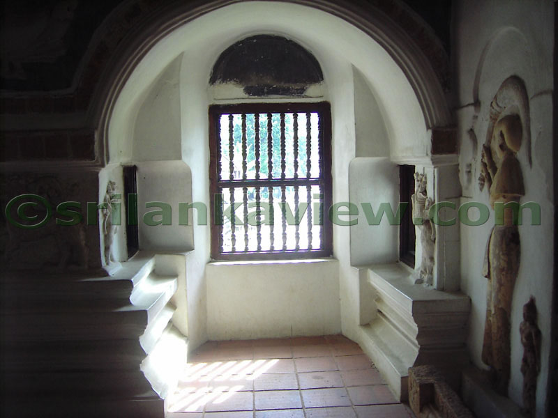 Front Observation Window. 