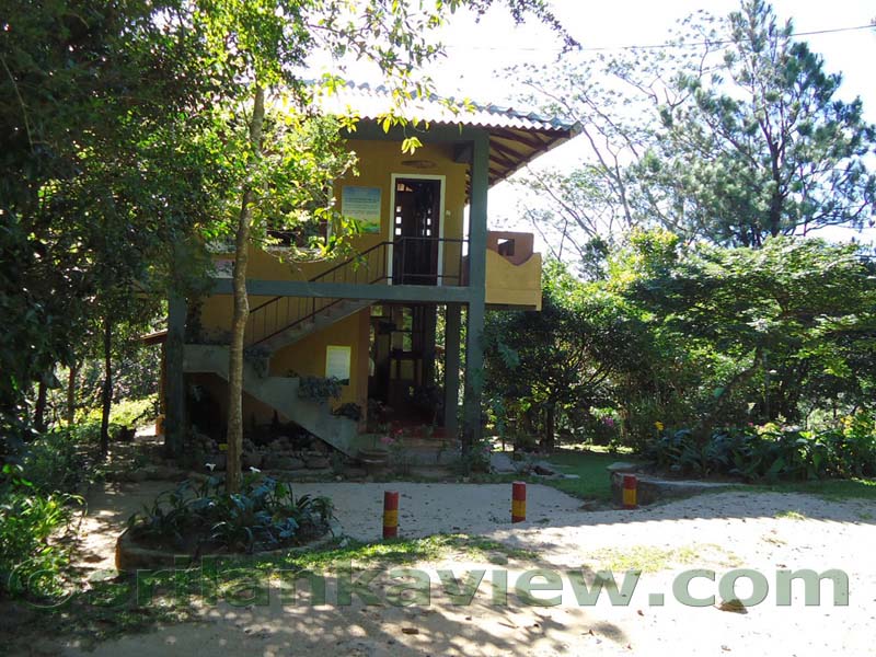 Along the route to  Deanston Mini World's End from Teldeniya