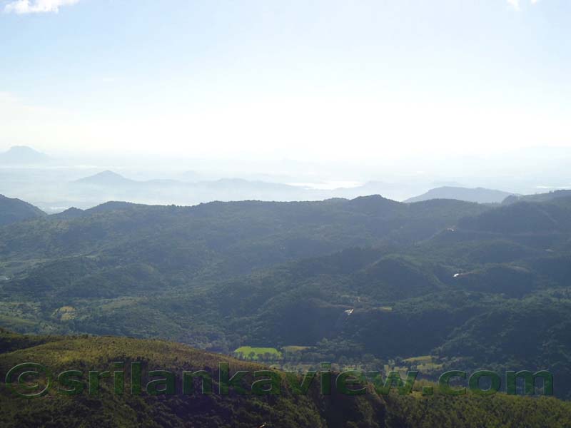 Along the route to  Deanston Mini World's End from Teldeniya