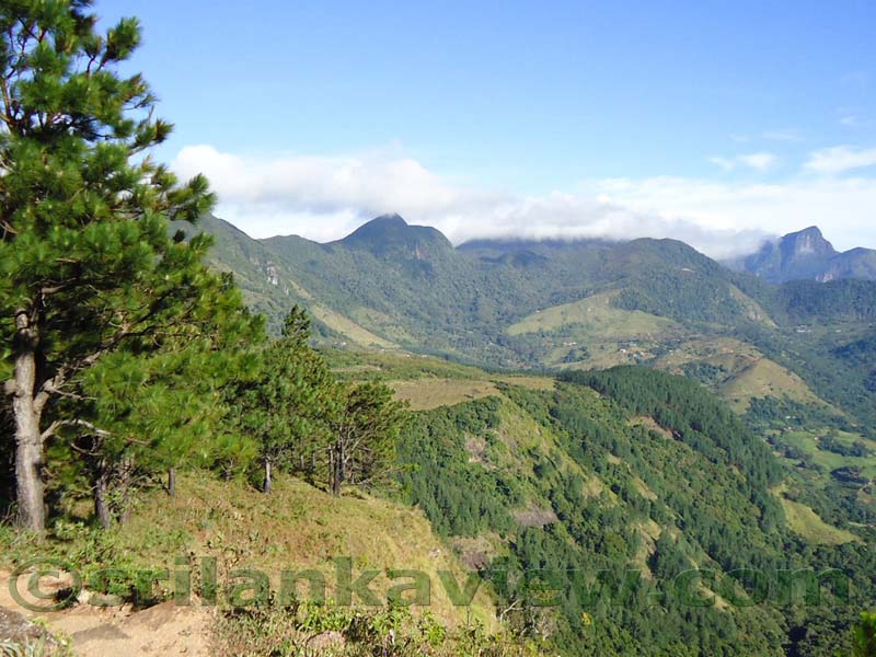 Along the route to  Deanston Mini World's End from Teldeniya