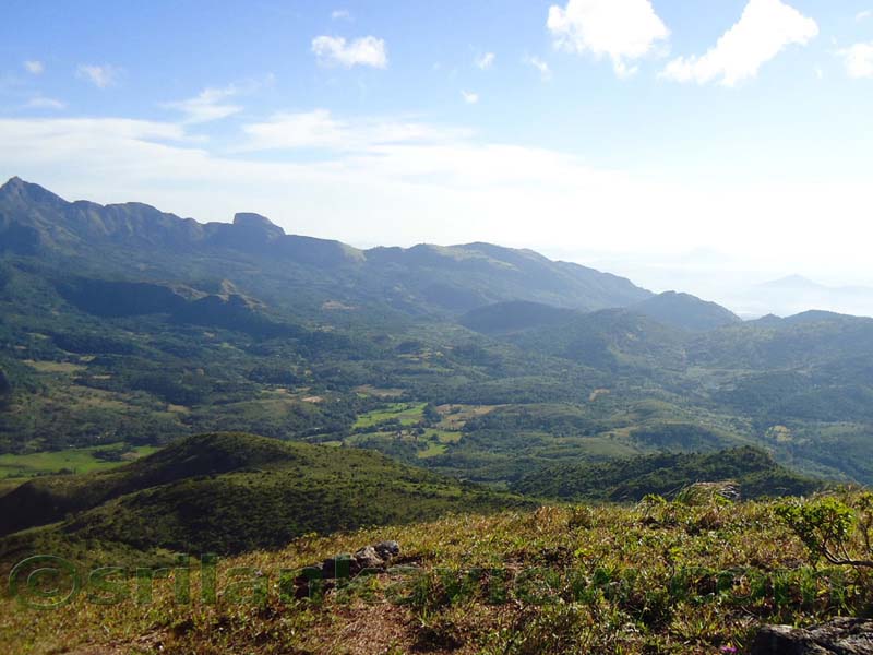 Along the route to  Deanston Mini World's End from Teldeniya