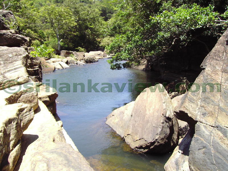 Approaching Matale from Kandy Motor way.