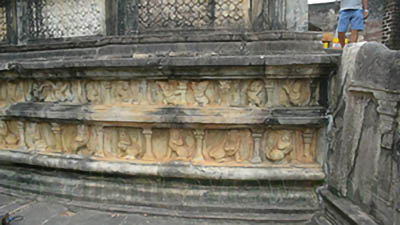 Vatadage decorative retaining wall of Upper Terrace