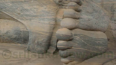 Gal Viharaya parinirvana (reclined) buddha statue detail