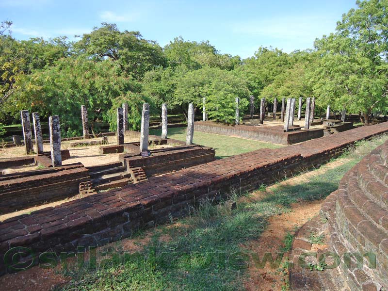 Monastery buildings at the 3rd terrace of Pothgul Vehera 