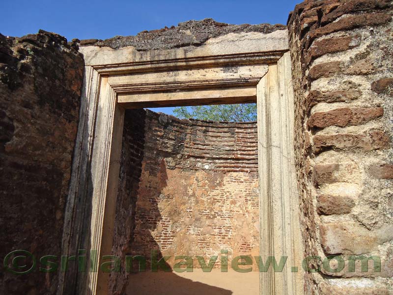 Door way to Circular Room of Pothgul Vehera 