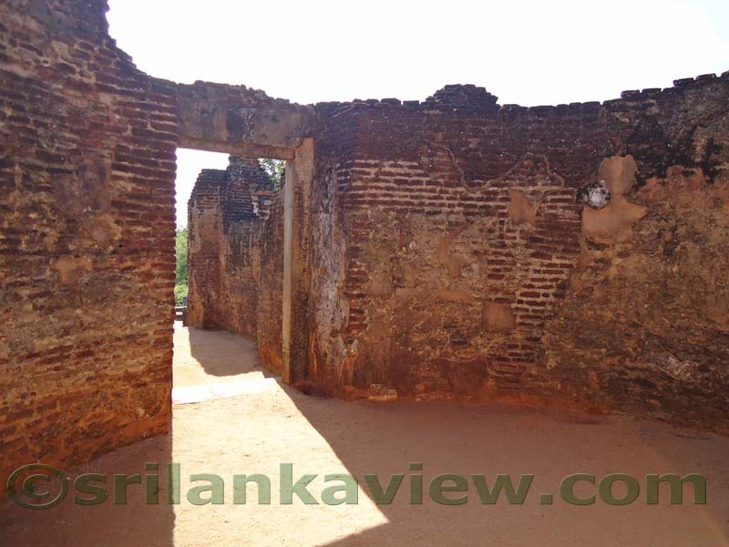 Inner side of the circular room of Pothgul Vehera 