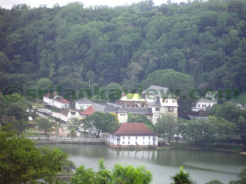 Kandy Lake