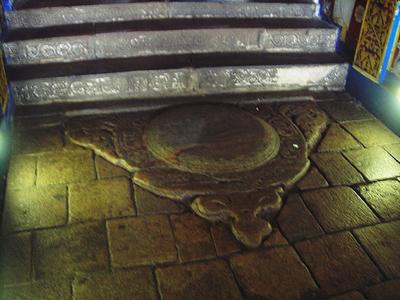 Moonstone-Sandakada pahana- at Tunnel (Ambarawa) entrance to Temple of the Tooth Relic Hewisi Mandapaya