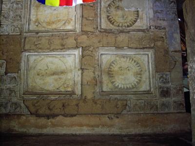 Sun-Moon symbol belongs to the King of Kandy and the Lower Chamber of Sacred Tooth Temple is deorated with the royal symbols