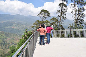 Mandaramnuwara Viewpoint platform is under construction